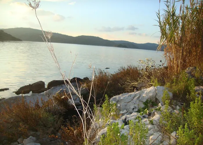 Seaside Secluded Cove Krsovica - Telascica, Dugi Otok - 11001 *